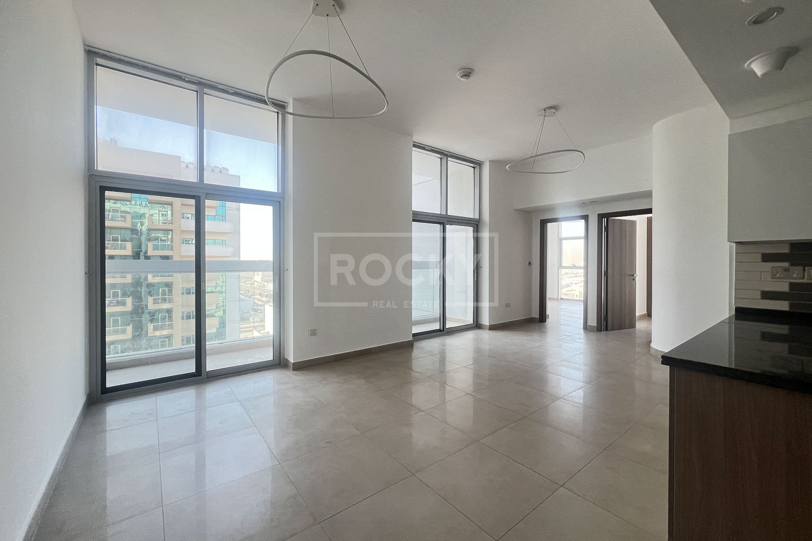 Chiller Free | High Floor | Kitchen Equipped