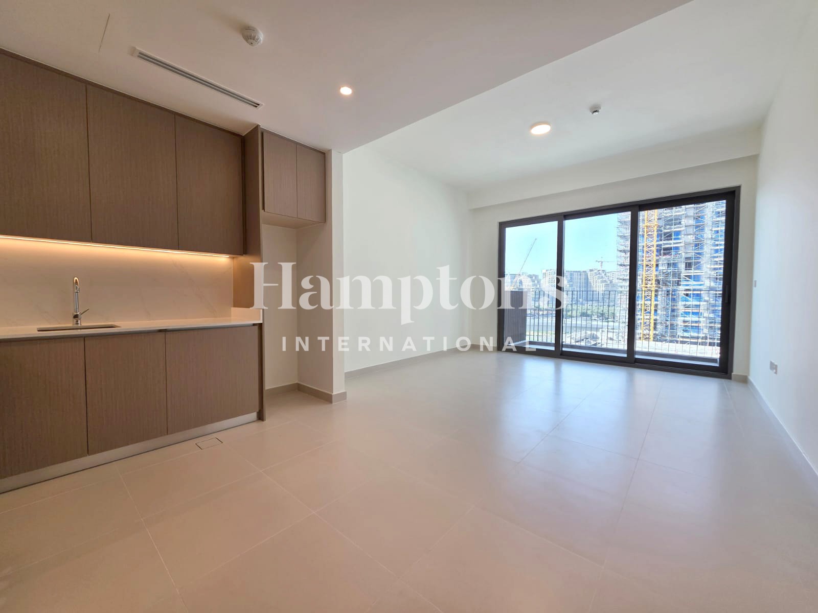 Fully Furnished l Newly Handed Over l Chiller Free