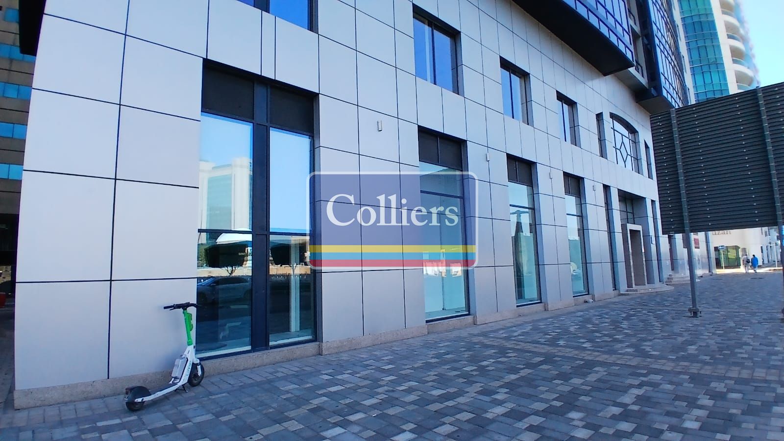 Main Road Showroom | Ideal for Retail And Display