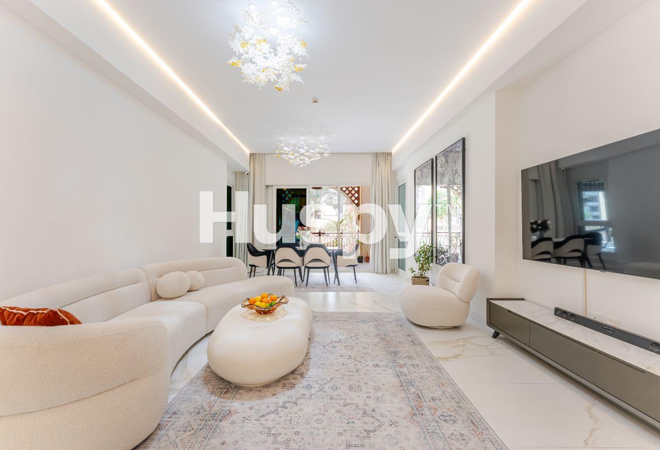 Fully Upgraded | Furnished | Vacant