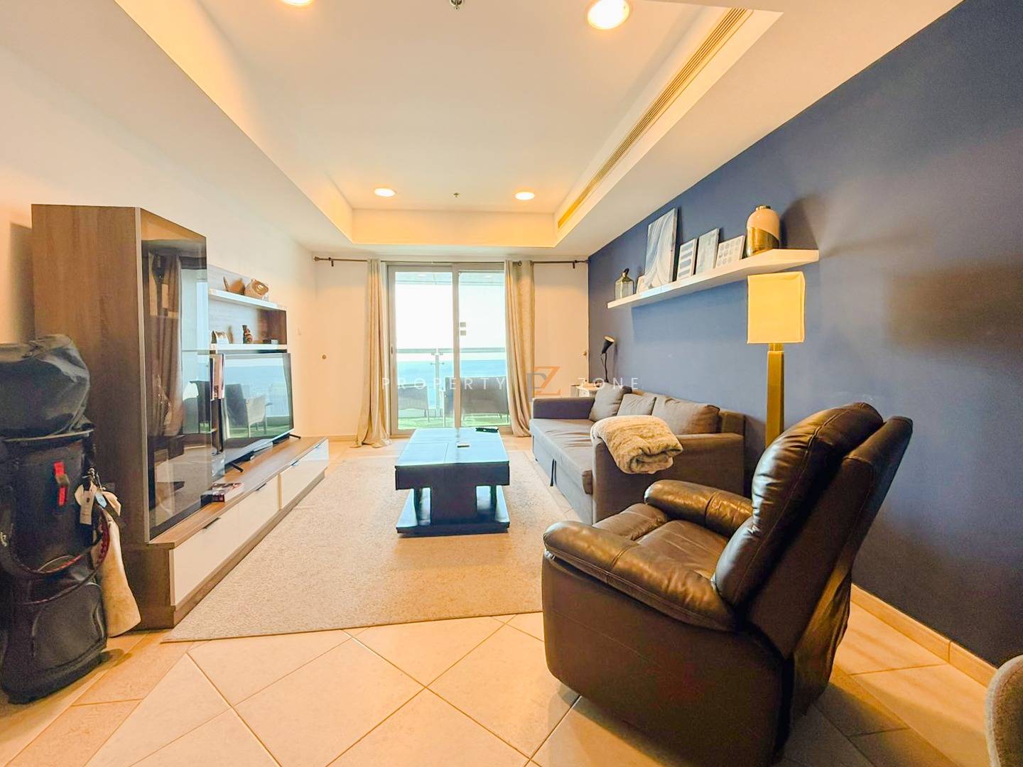Investor Special | Sea View | Vacant Transfer