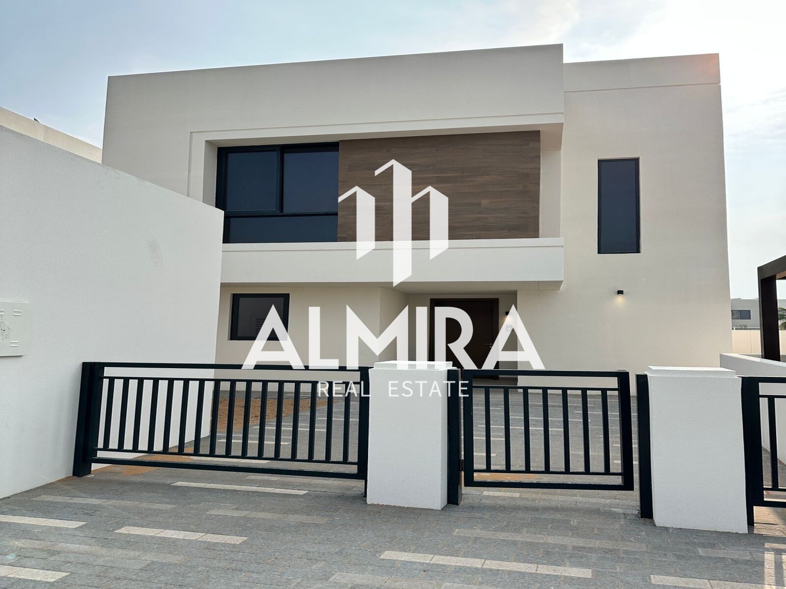 Single Row | Vacant | Family Friendly Community