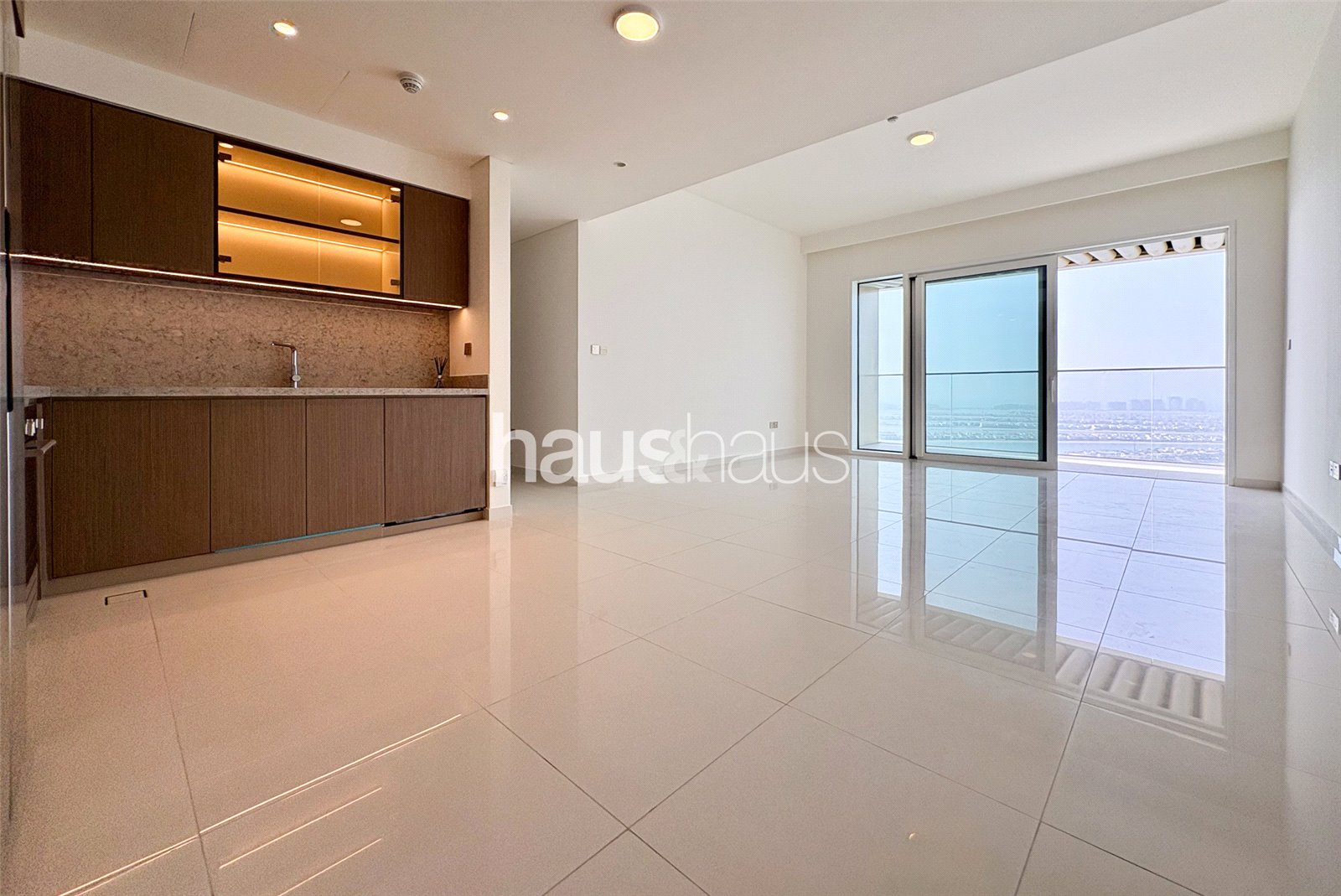 Luxury | Available | Unfurnished | Sea + Palm View
