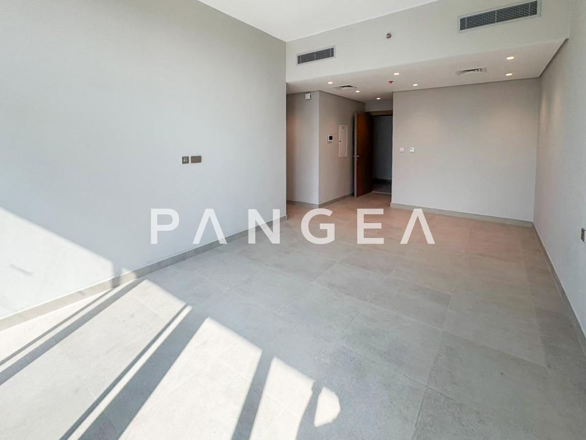 Open Layout | Big Balcony | Rented
