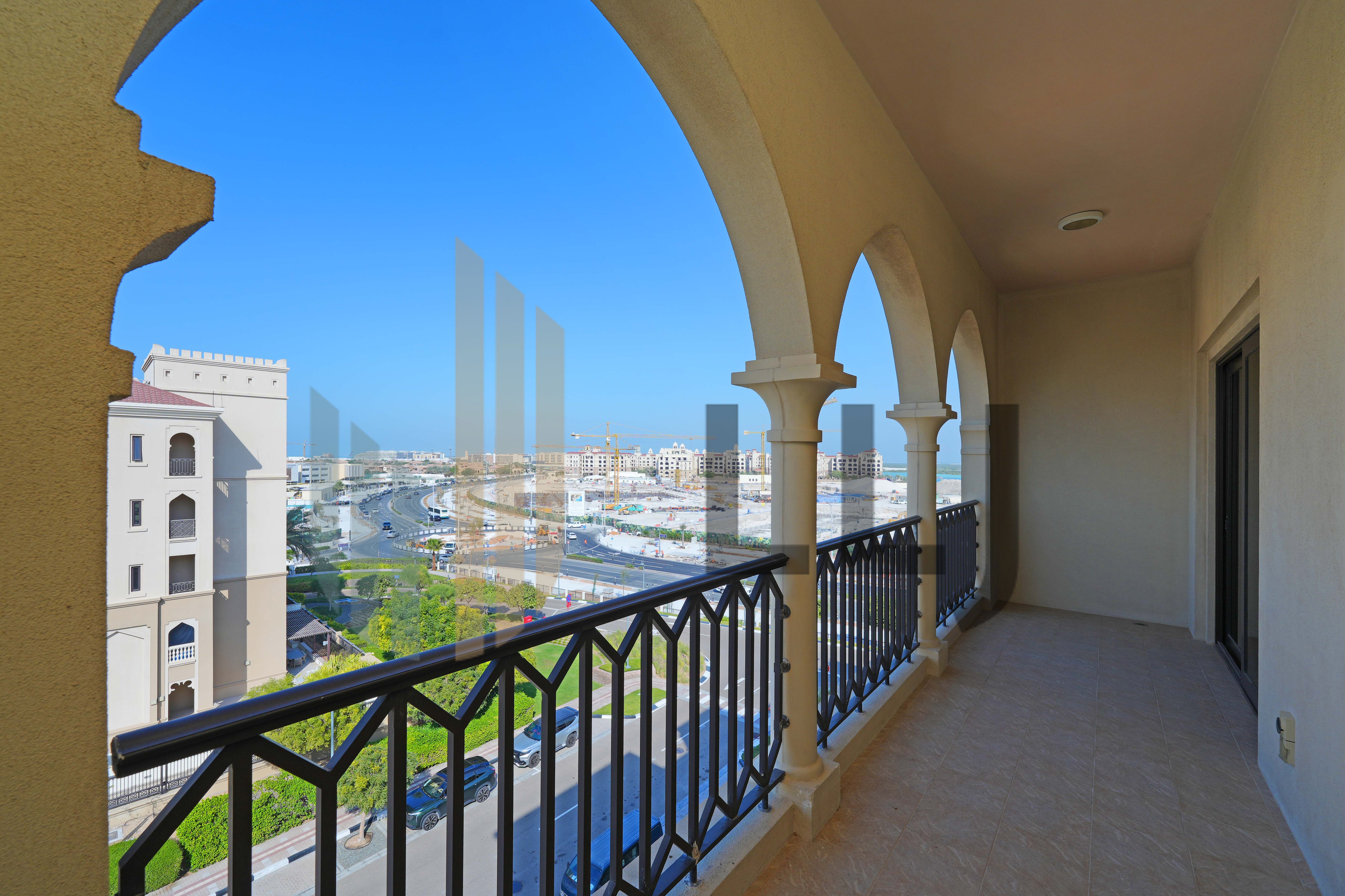 Beautifully Upgraded 3 Bed| Corner Unit | Available