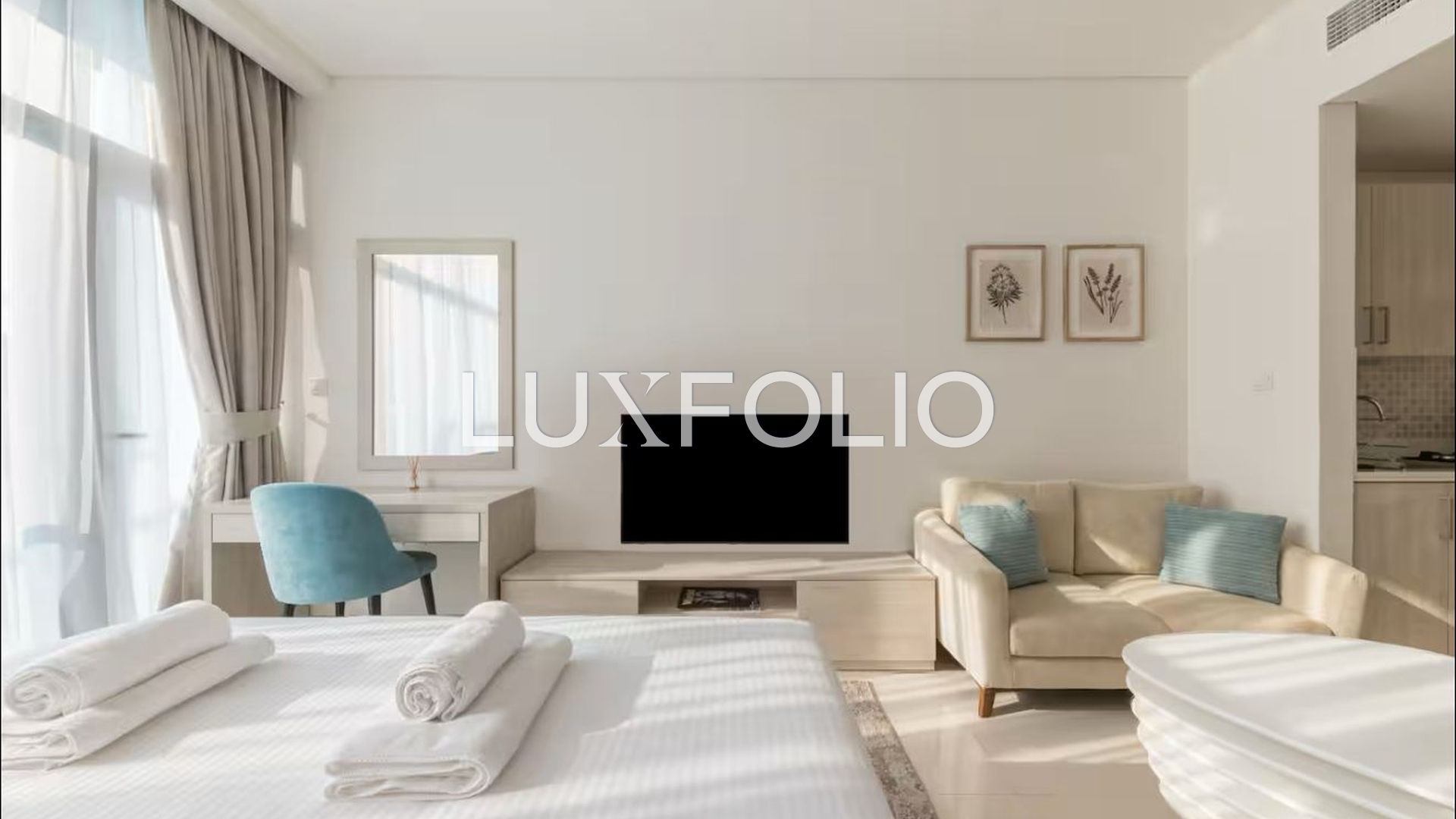 Vacant | Bright | Furnished Studio