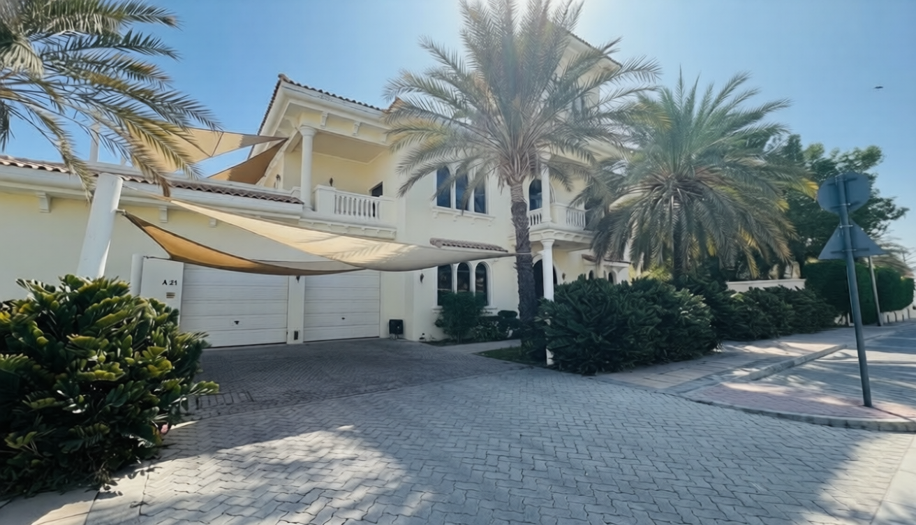 Rotunda Beach Front Villa | Marina View | Frond A