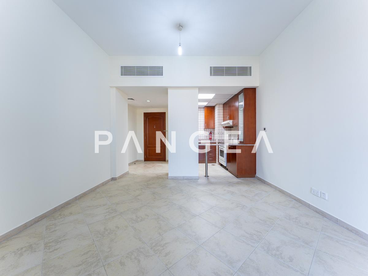 Vacant | Large Layout | 2 Parkings