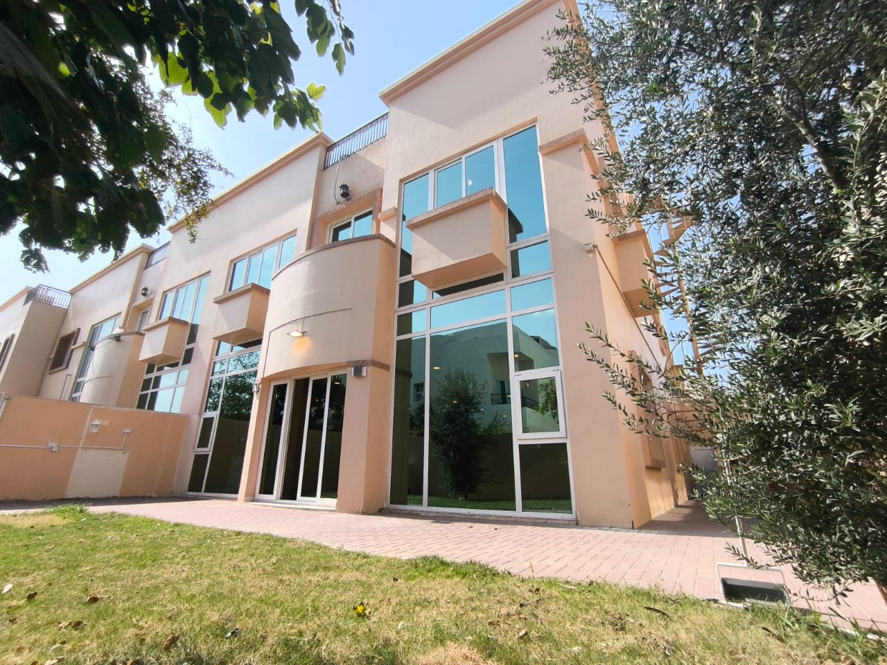 Fully Furnished | Large Plot | Spacious Villa