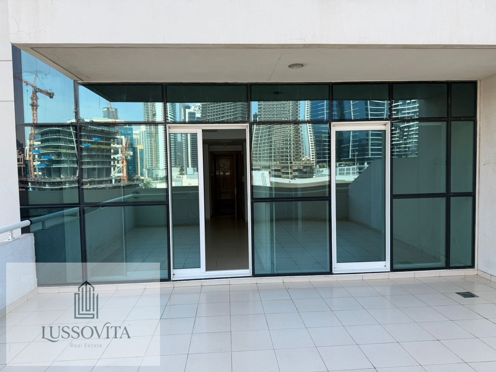 Vacant 1-Bedroom| Prime Location | Huge Balcony