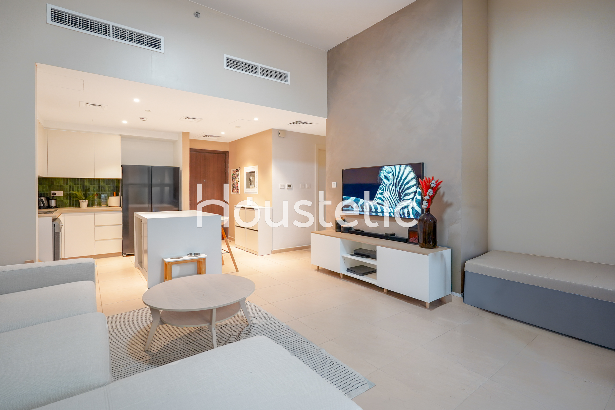 AVAILABLE MID MARCH | POOL VIEW | WELL LOCATED