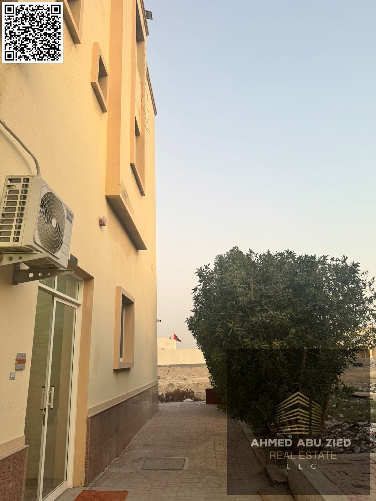 Building for sale, 6400 sq ft, ground floor + 2 commercial/residential spaces, 4 shops + 4 studios + 10 two-bedroom apartments + split air conditioner