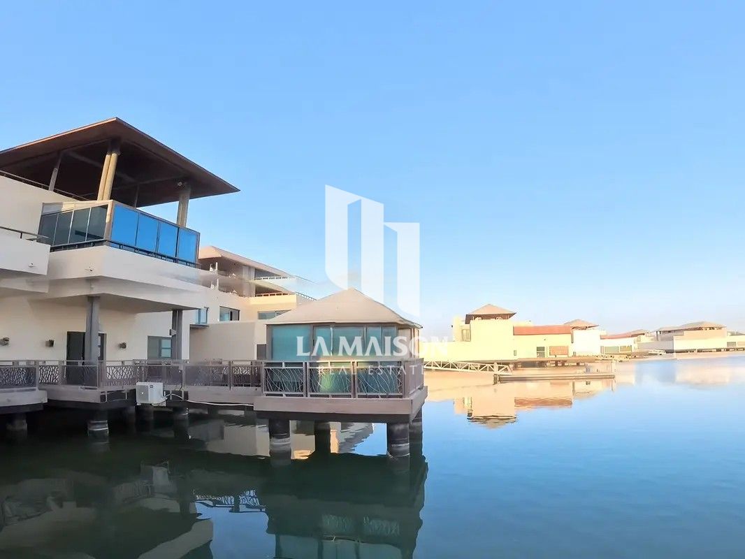 Waterfront Villa | 4BR + M | VIP Location
