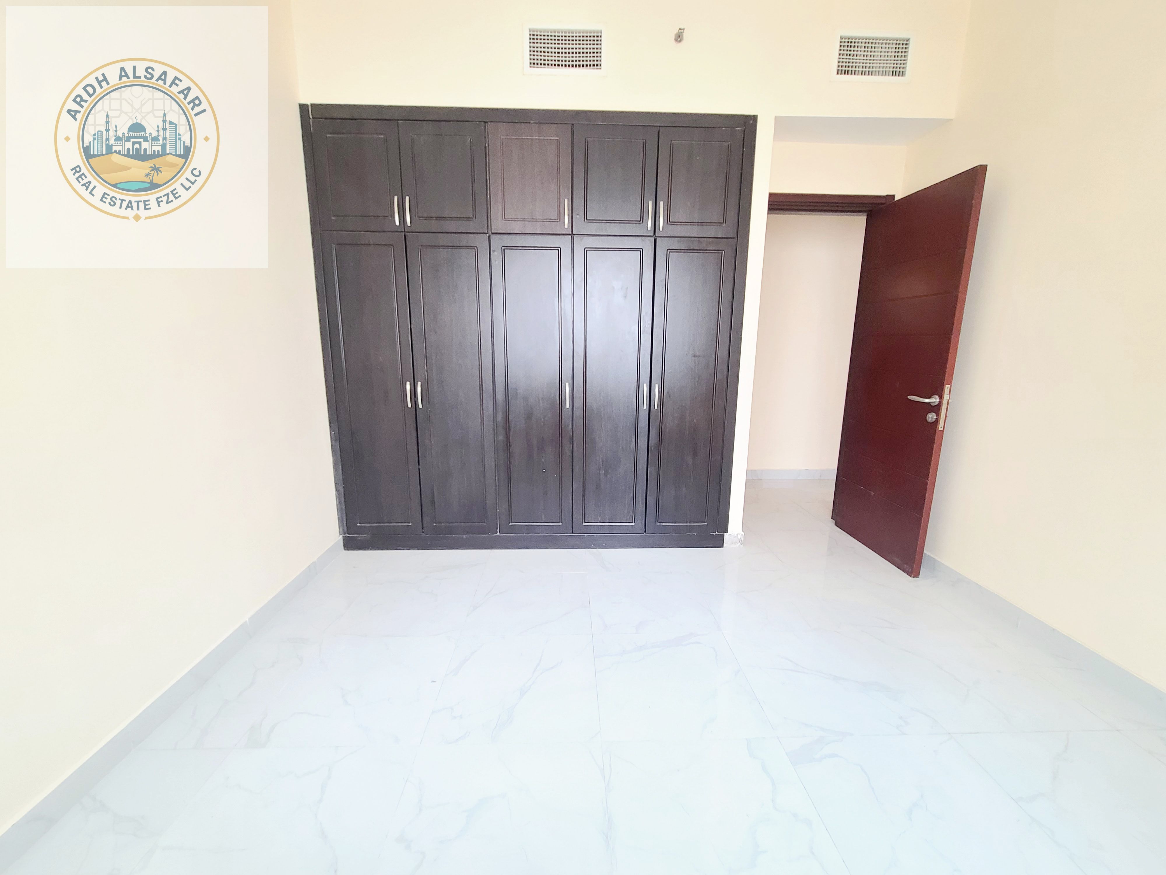 SPACIOUS 2BHK _ APARTMENT MASTER BADROOM _WARDROBE < COVERED PARKING
