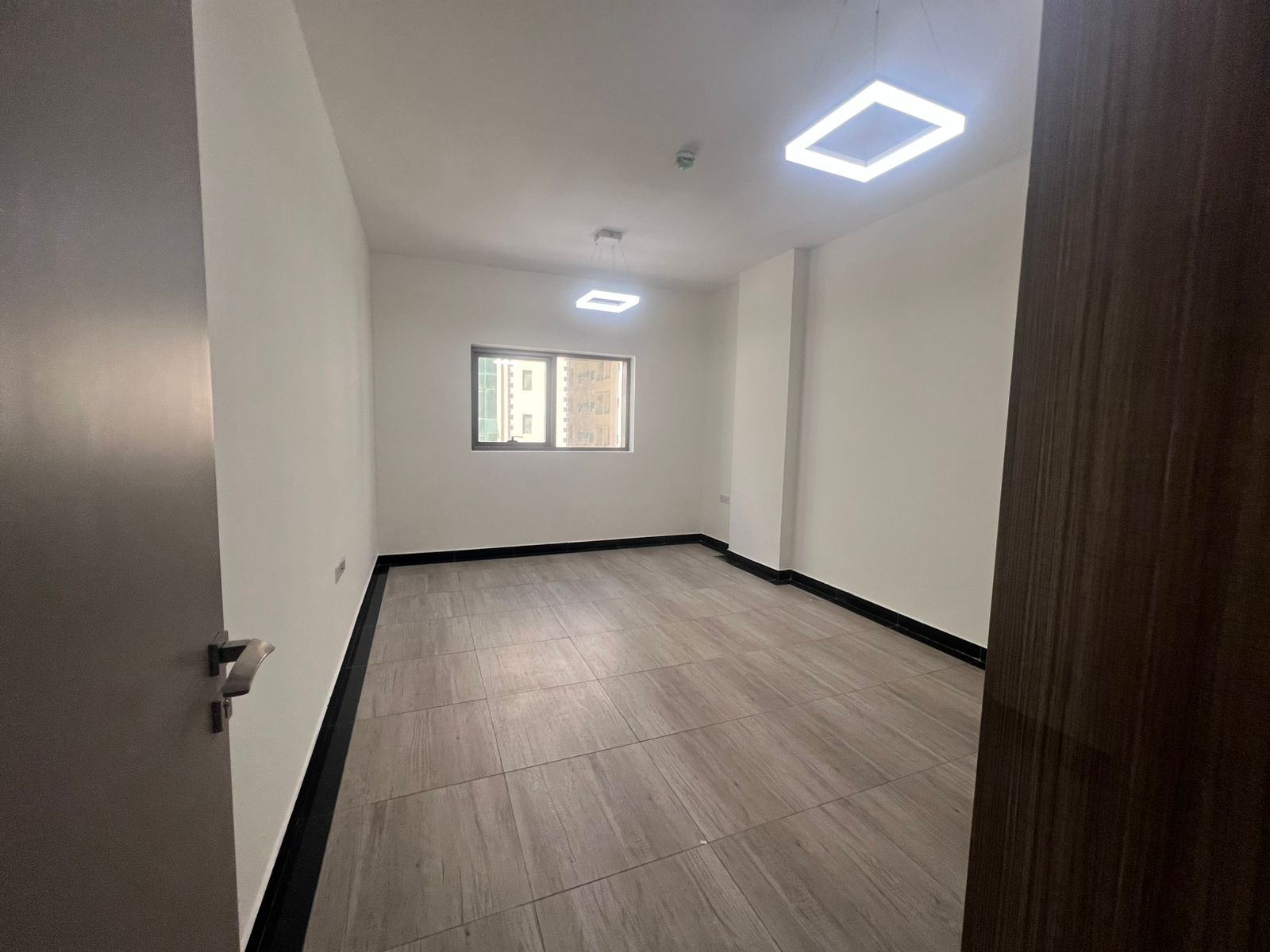 3BR apartment in Al Mamzar with parking, gym & pool