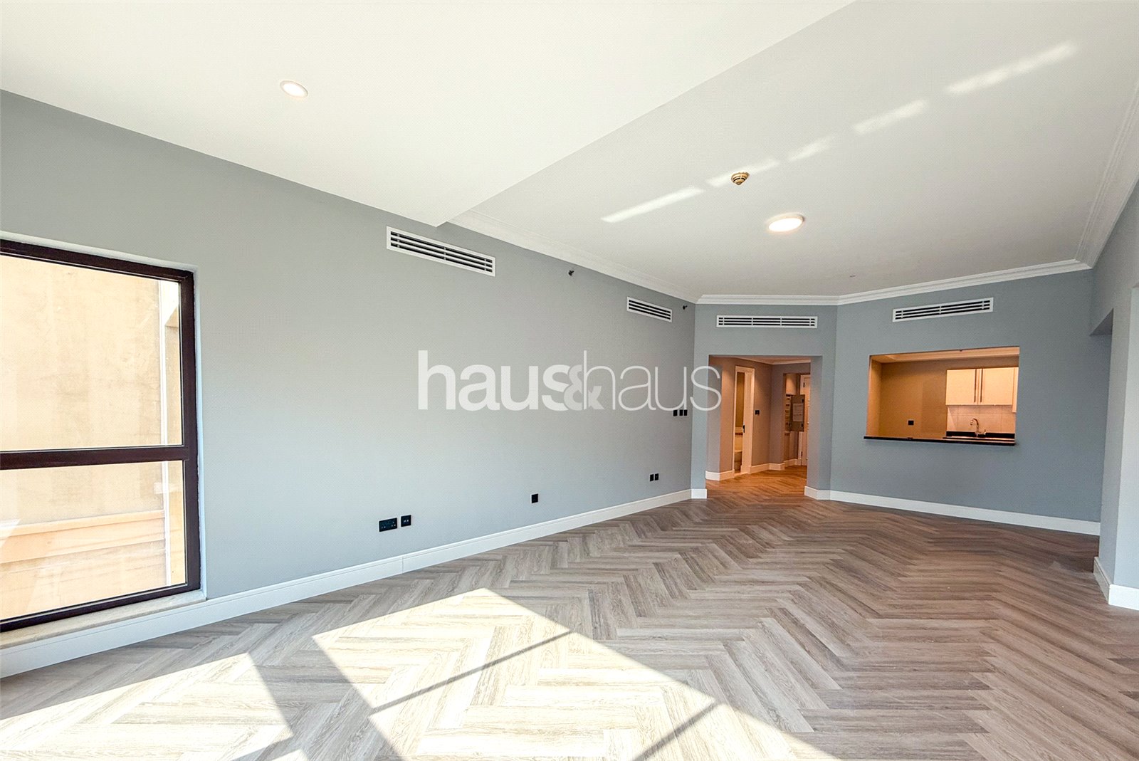 Partial Sea View | Fully Upgraded | Mid Floor