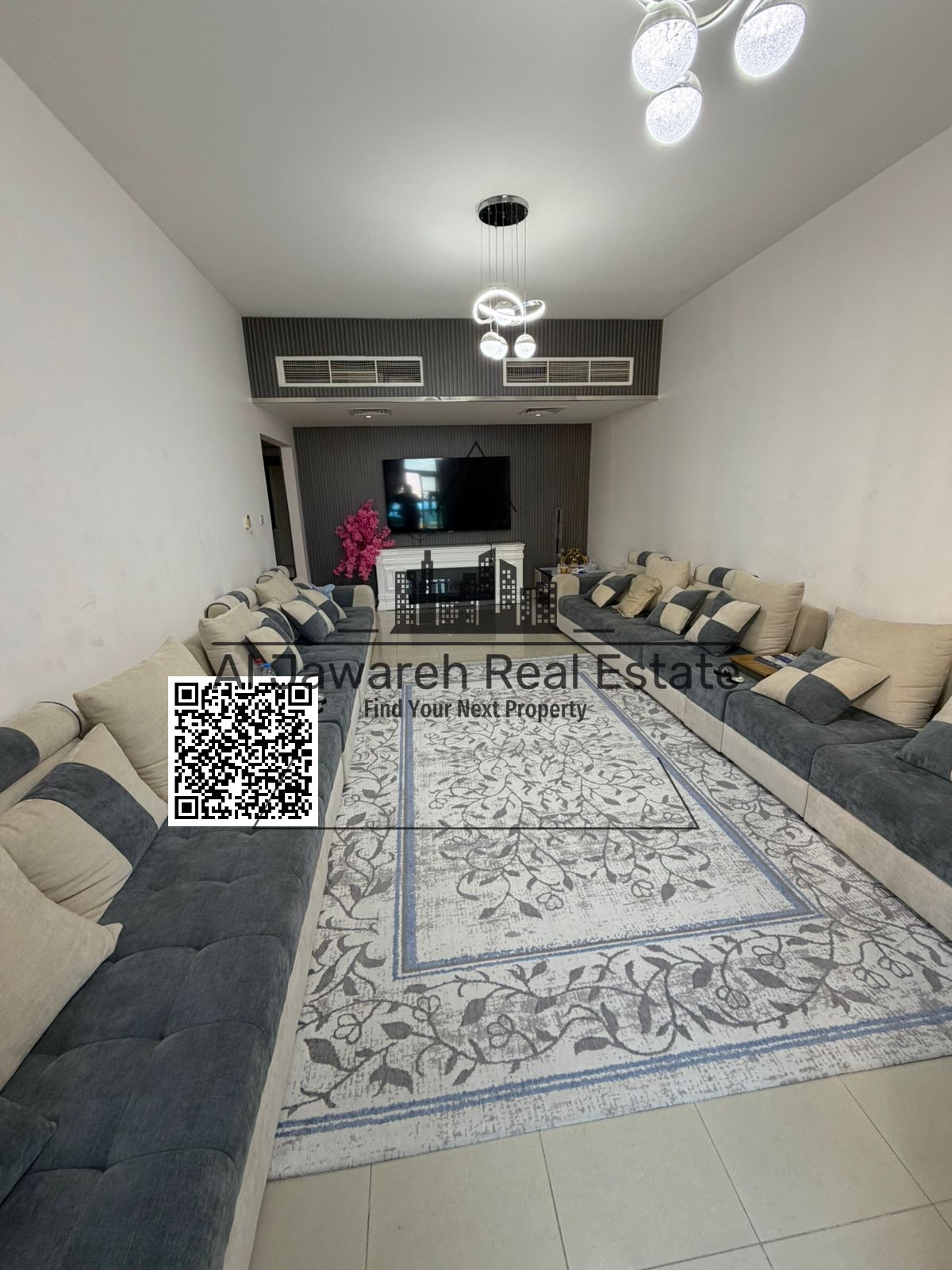 Resale of a 2-bedroom apartment with a living room and 3 bathrooms in Al-Horizon