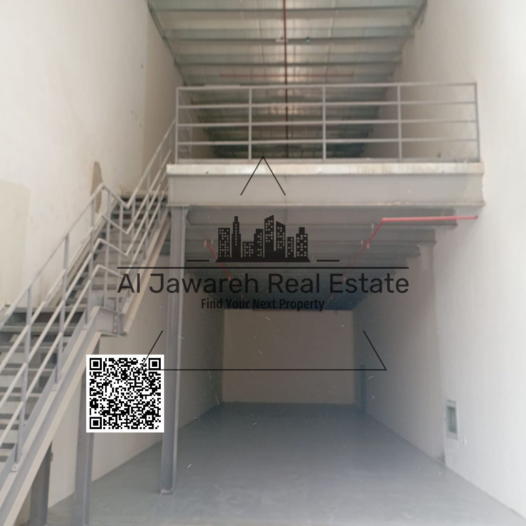 Mezzanine warehouse for rent, 4215 sq ft, 25 kW electricity, suitable for any industrial activity