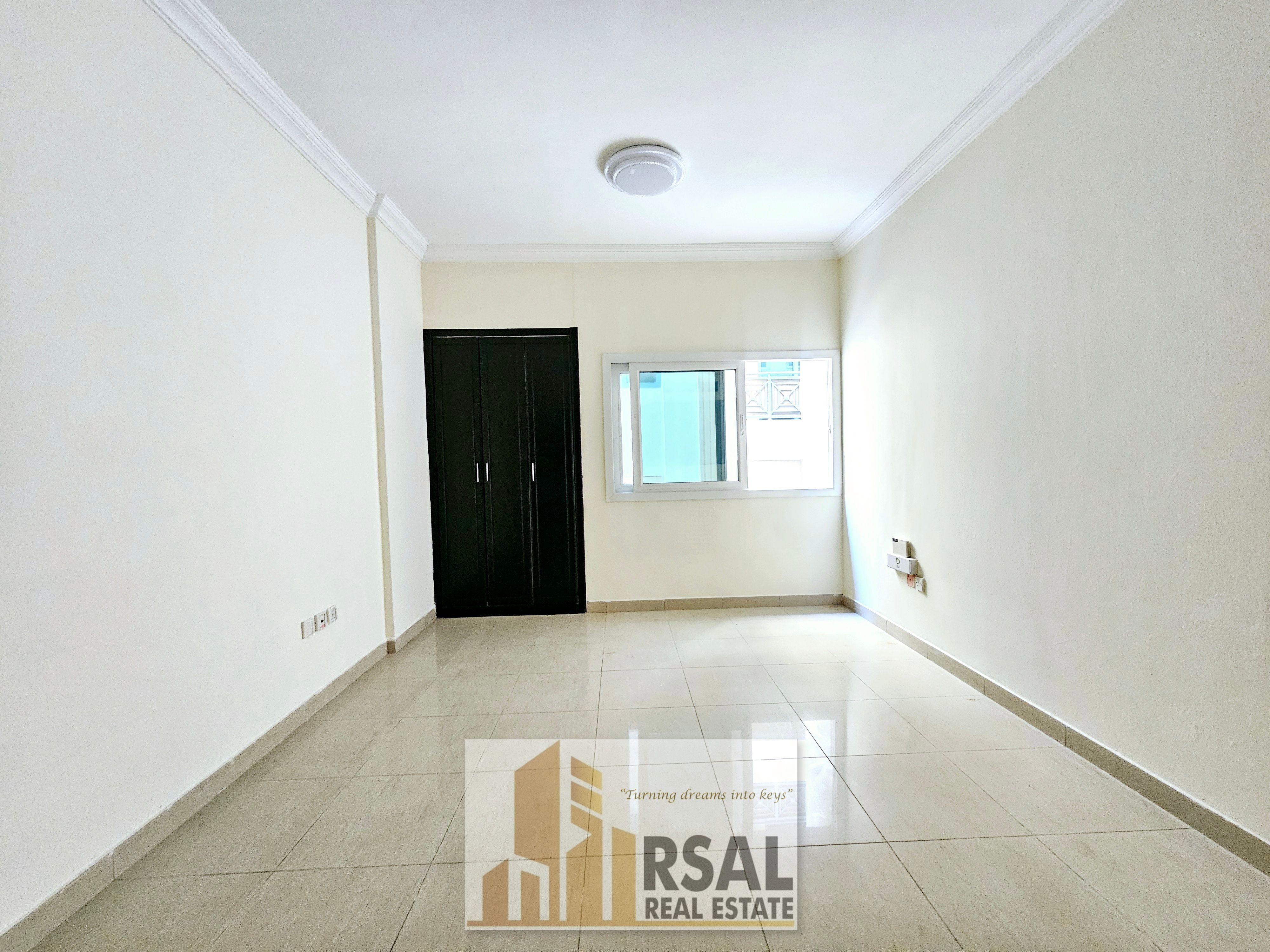 Lavish family Studio/Close kitchen/Ready to move/EASY Payment/Near to Olmpia Gym Sharjah Muwaileh/Easy Exit to Dubai