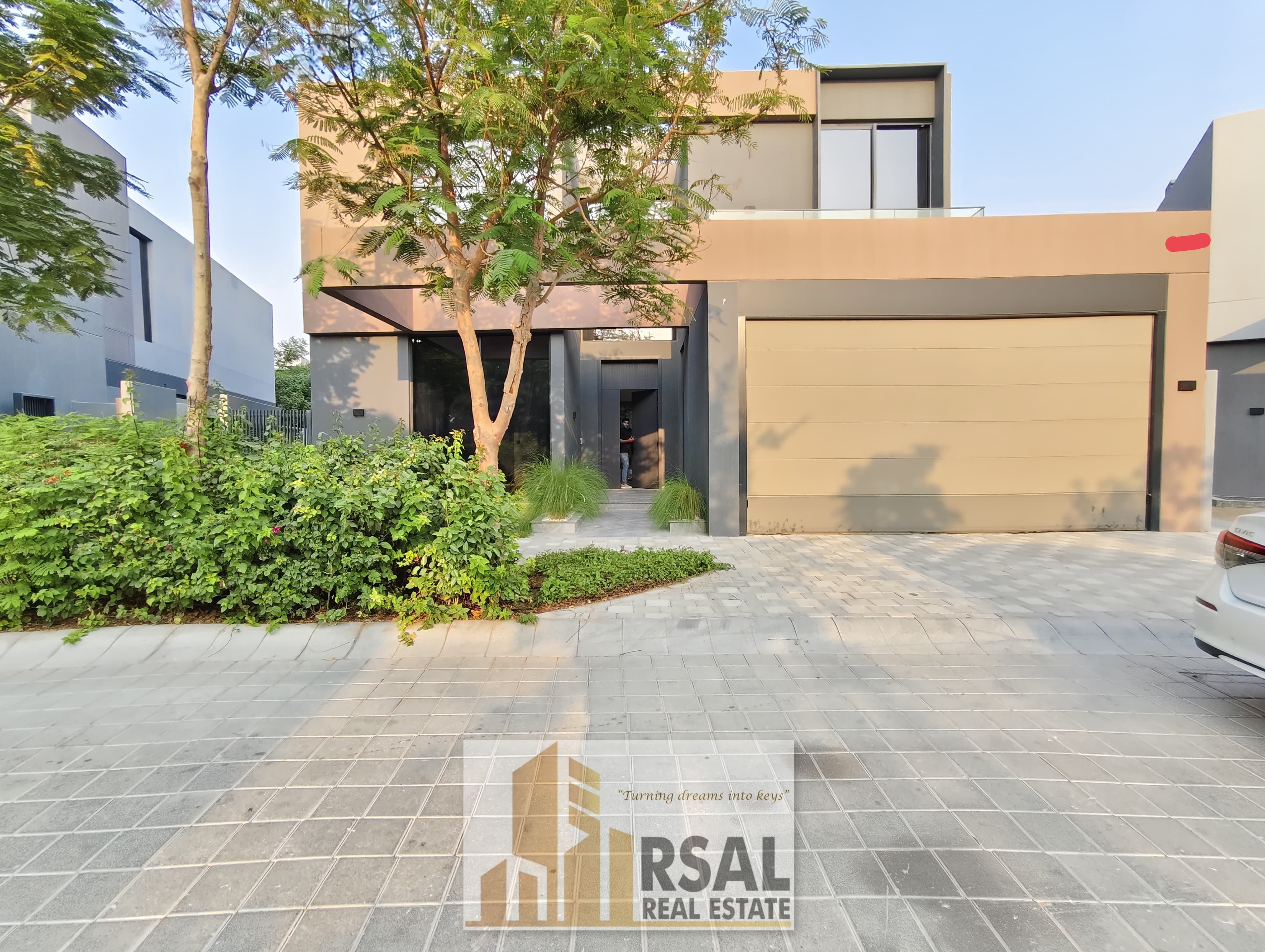 Very Huge size 4BR villa with private pool Majlis Room in massar