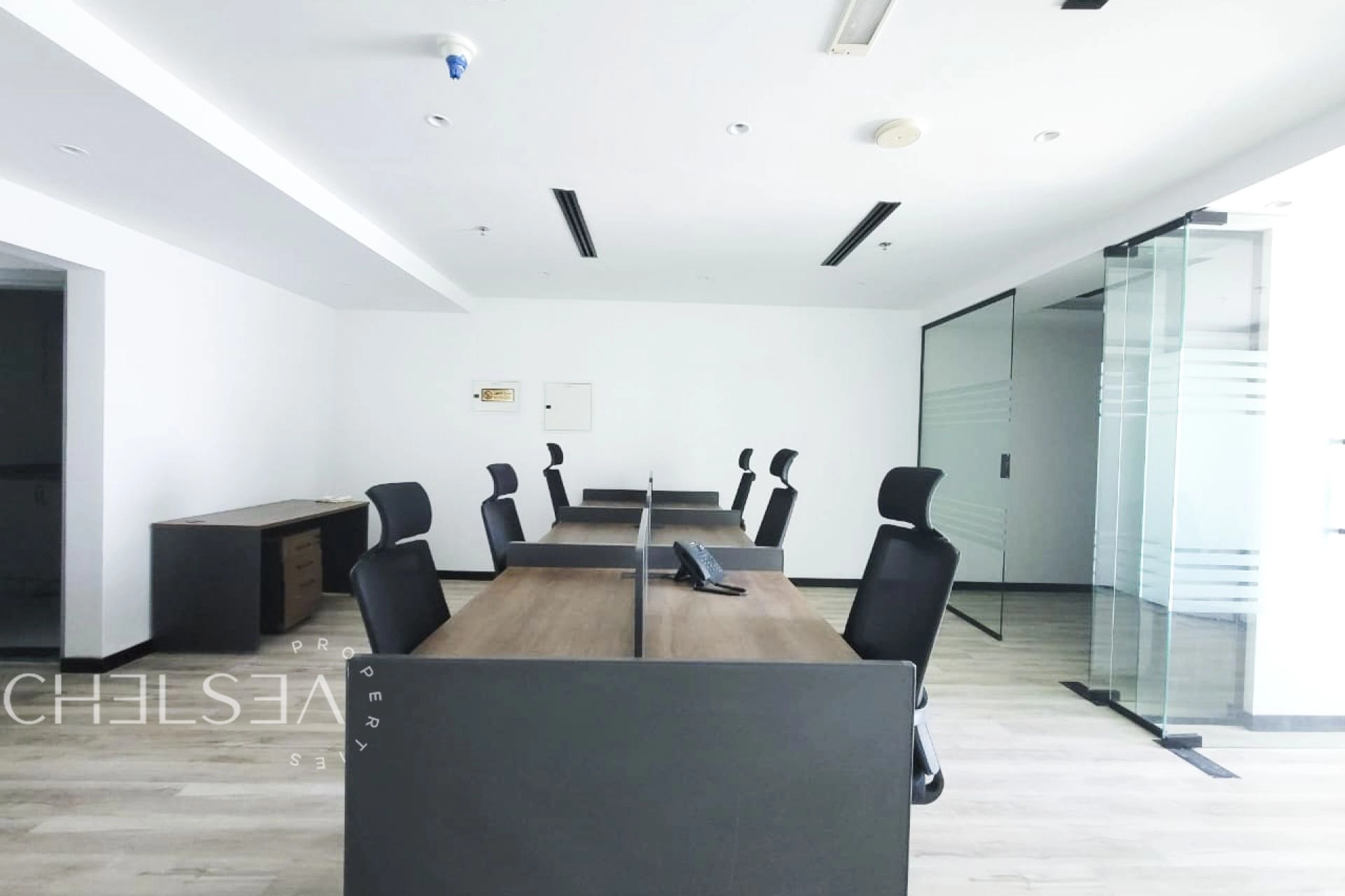 READY TO MOVE | PRIME LOCATION | COMMUNITY VIEW