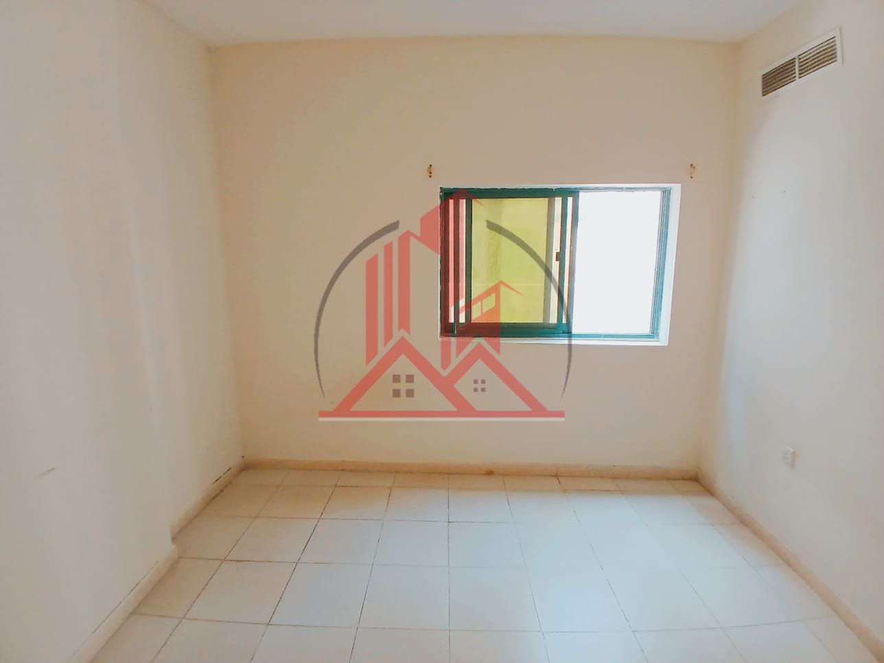 1 Month Free Spacious 2BHK apartment only 42k & 6 Cheques Near To Sahara Center