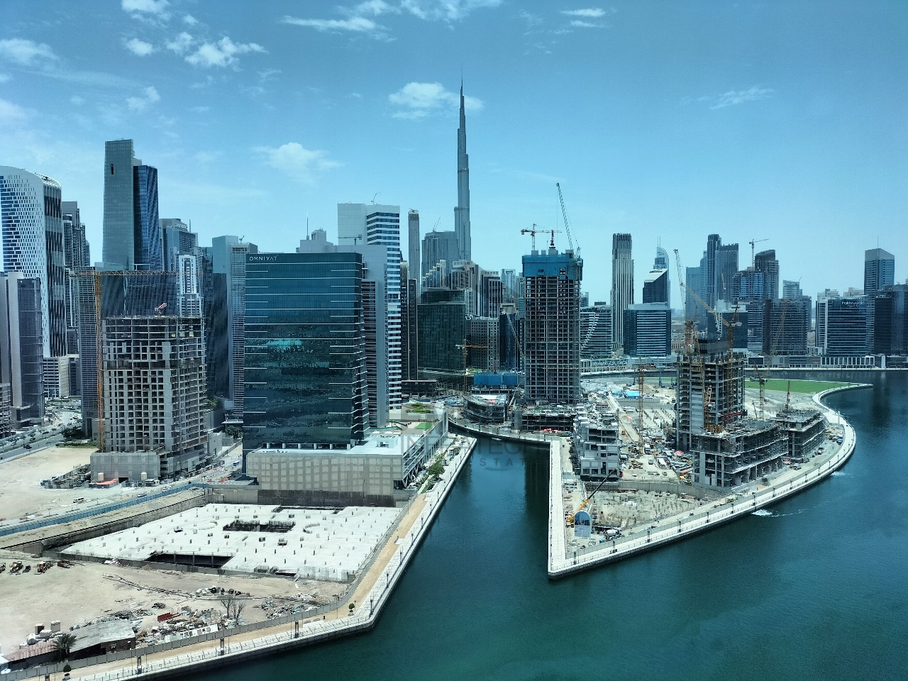 Prime Location | Vacant | Full view of Canal |