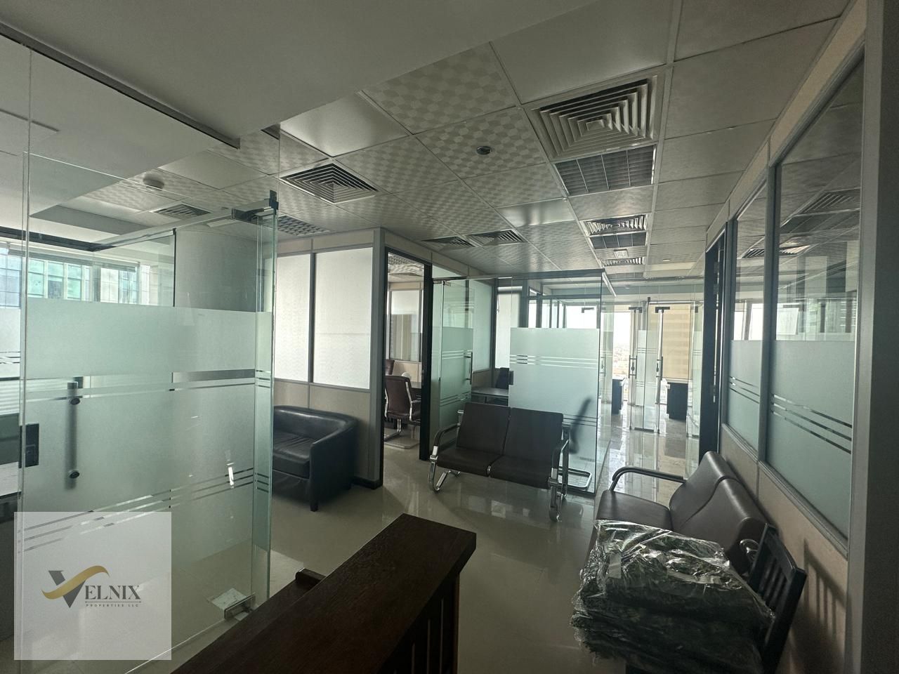 Close to Metro || Fully Furnished || High Floor || WR & Pantry Inside