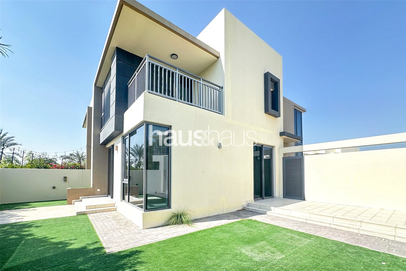 Corner Plot | Single Row | 4 Bed + Maid