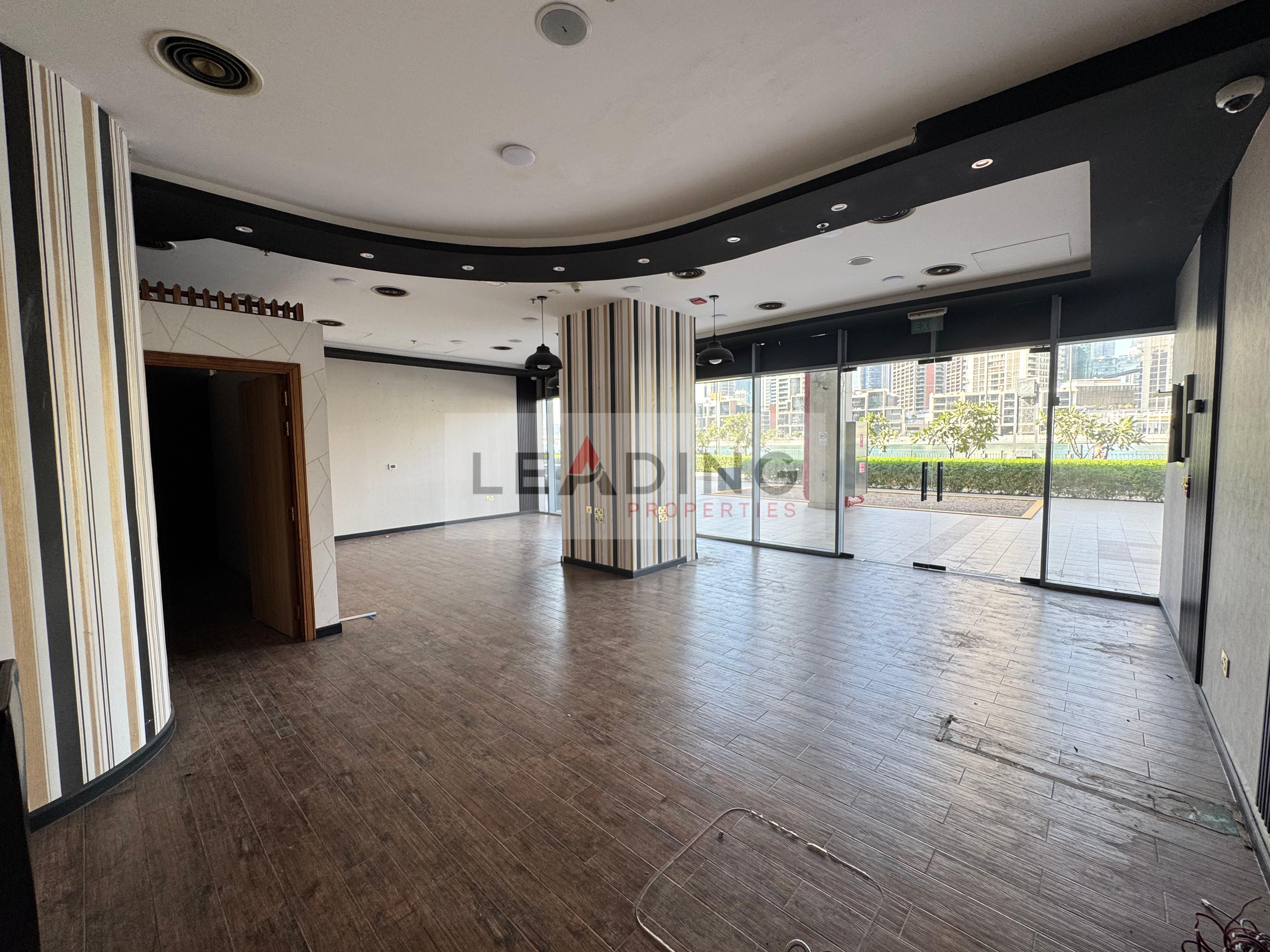 Canal Facing ||| Ideal for Start-up ||| Fitted Shop