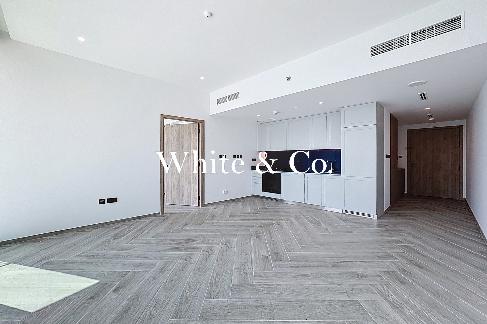 Brand New Modern 1 Bed | Canal View