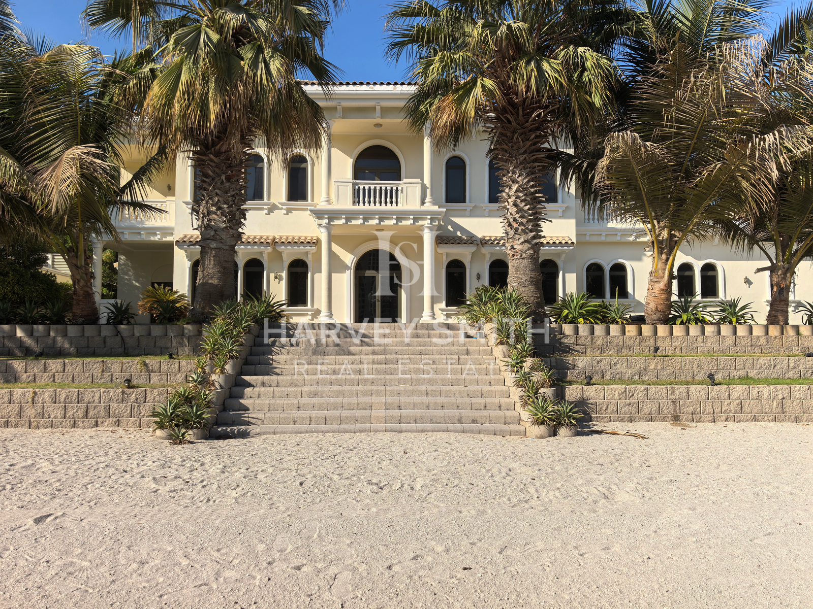 Beachfront Signature Villa | 6BR | Palm Jumeirah