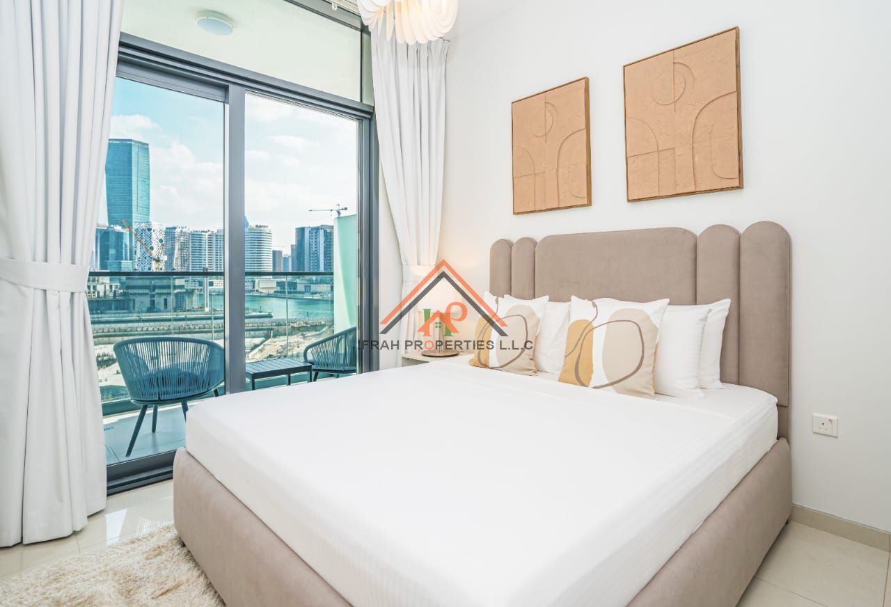 LAVISHED FULLY FURNISHED/PRIME LOCATION/VACANT