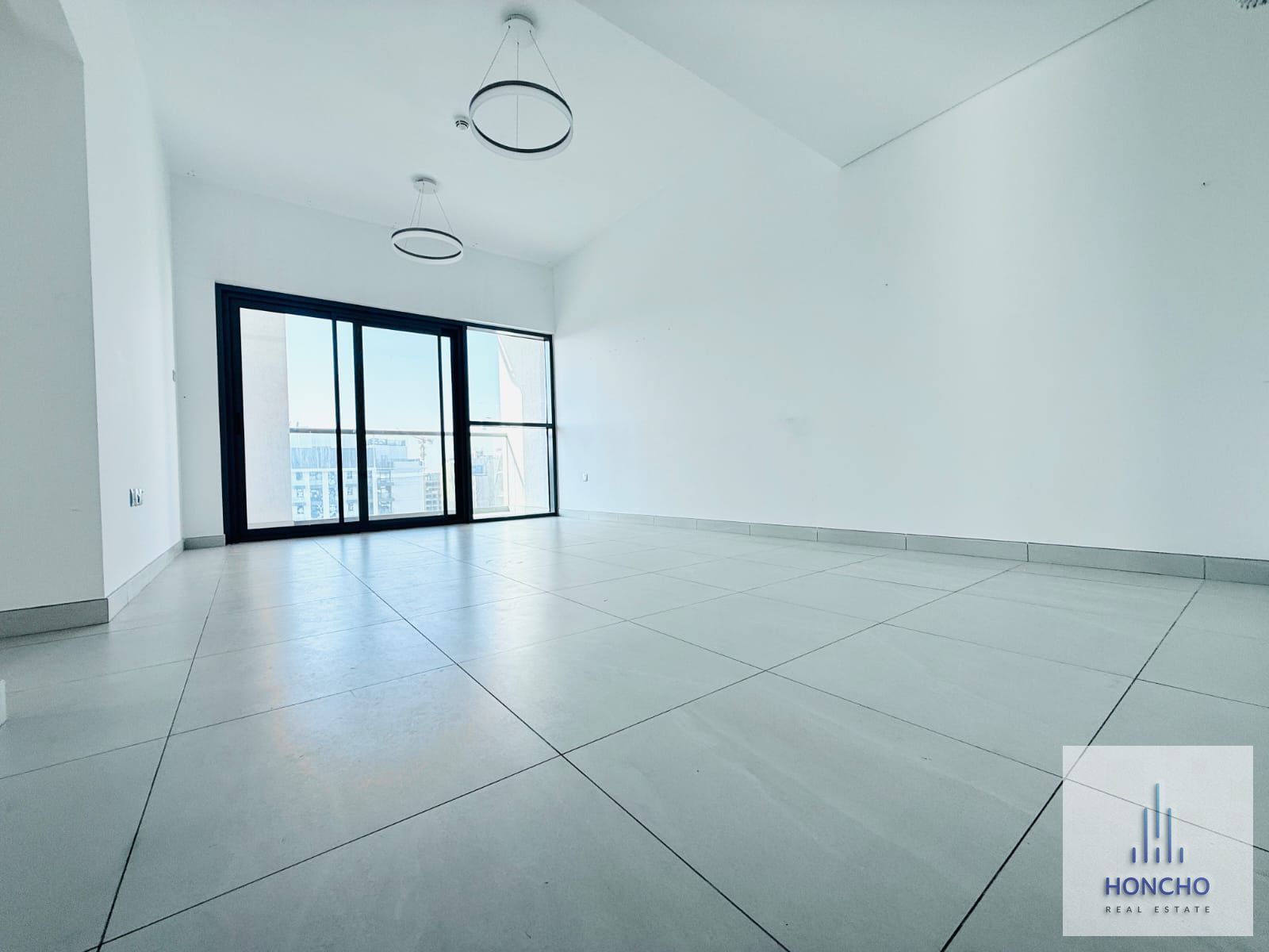 SPECIOUS APARTMENT | PREMIUM LOCATION | CLOSE TO METRO