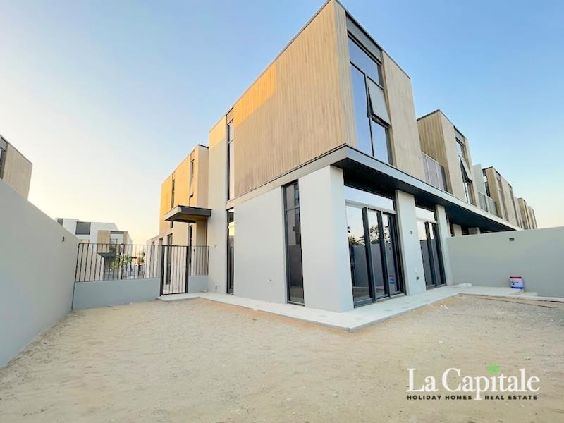 BRAND NEW 4 BEDROOM | CLOSE TO POOL AND PARK