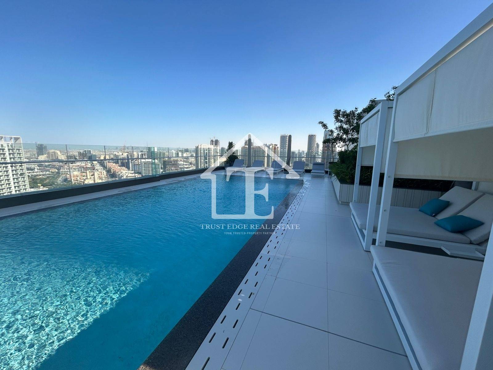 ELEGANT LIVING | SPACIOUS | BRAND NEW | 2 PARKINGS