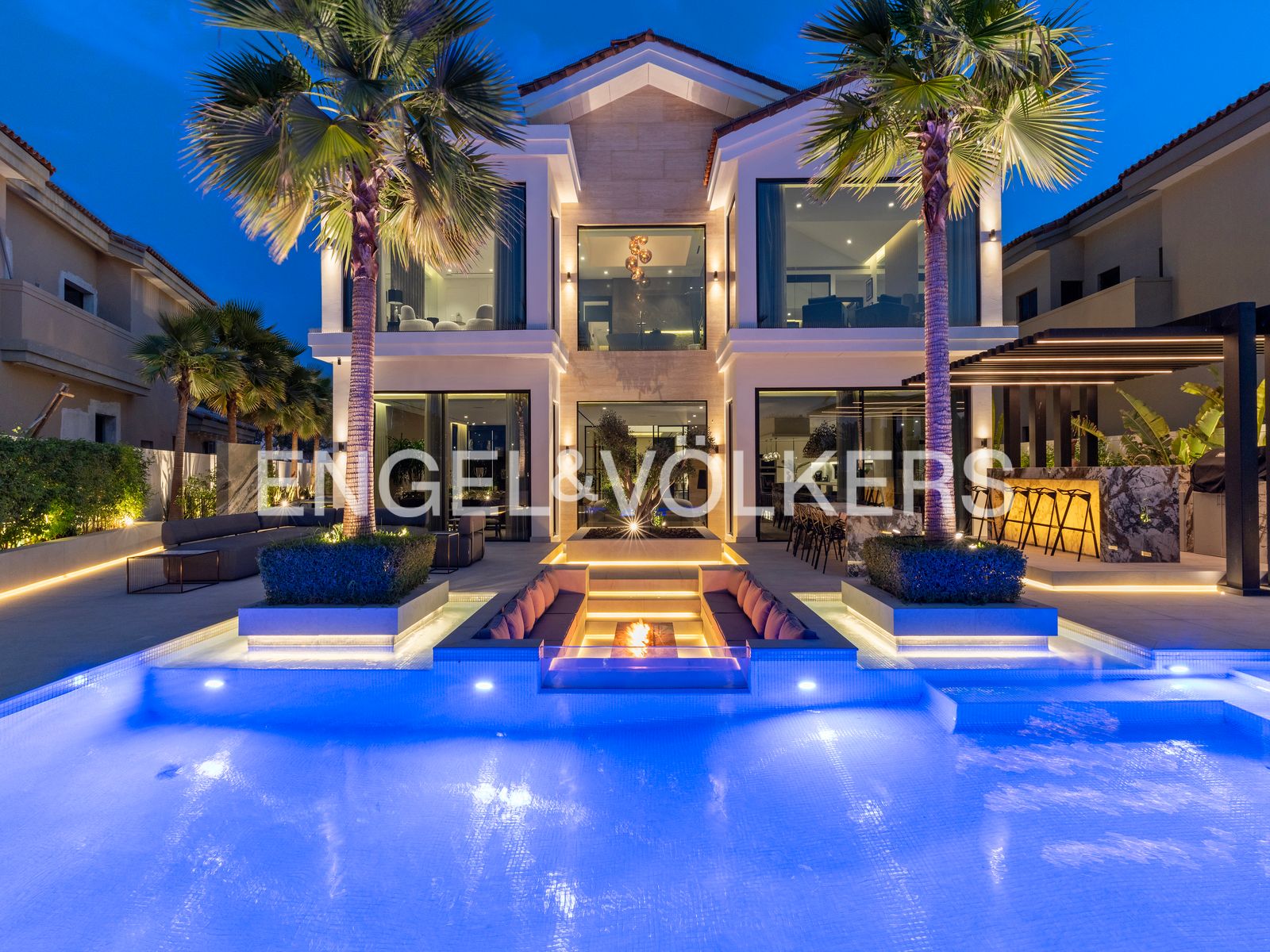 Fully Upgraded Luxury Villa | Lake View