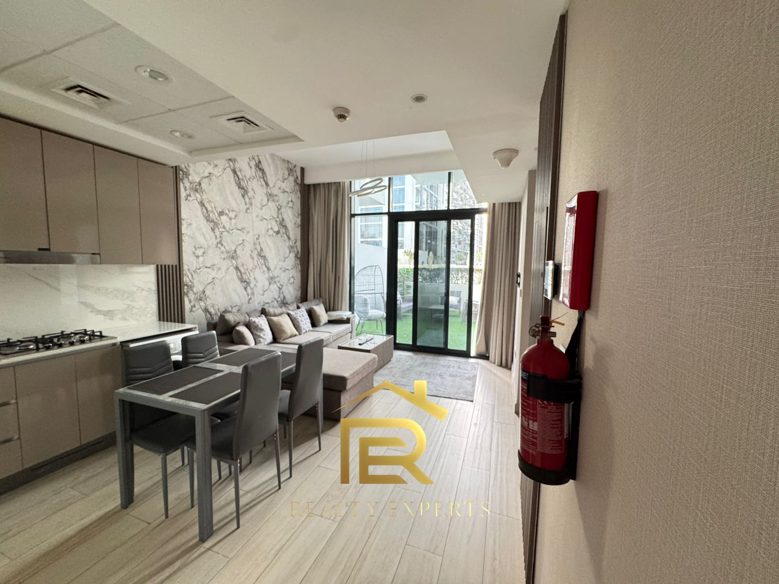 POOL VIEW | BIG TERRACE | VACANT | CHILLER FREE