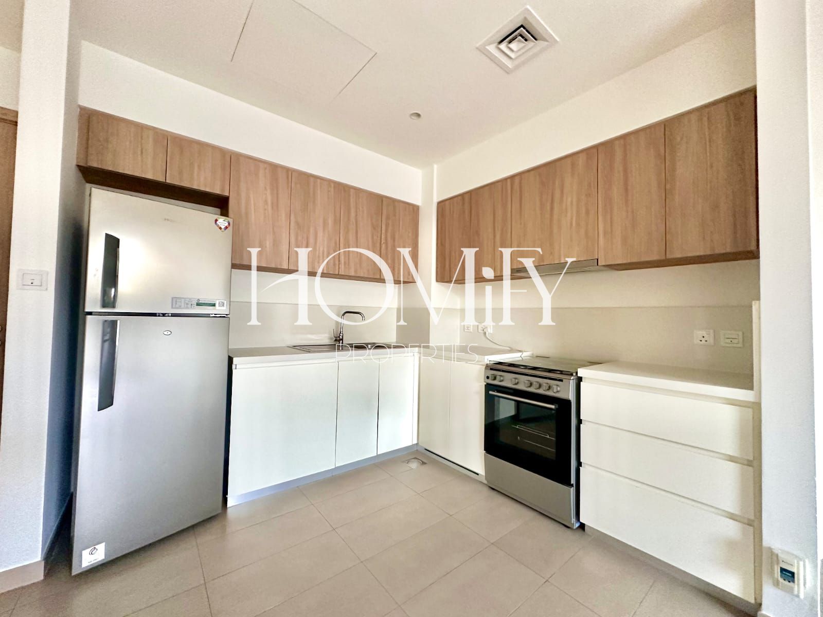 Chiller Free | Park Access | Kitchen Appliances