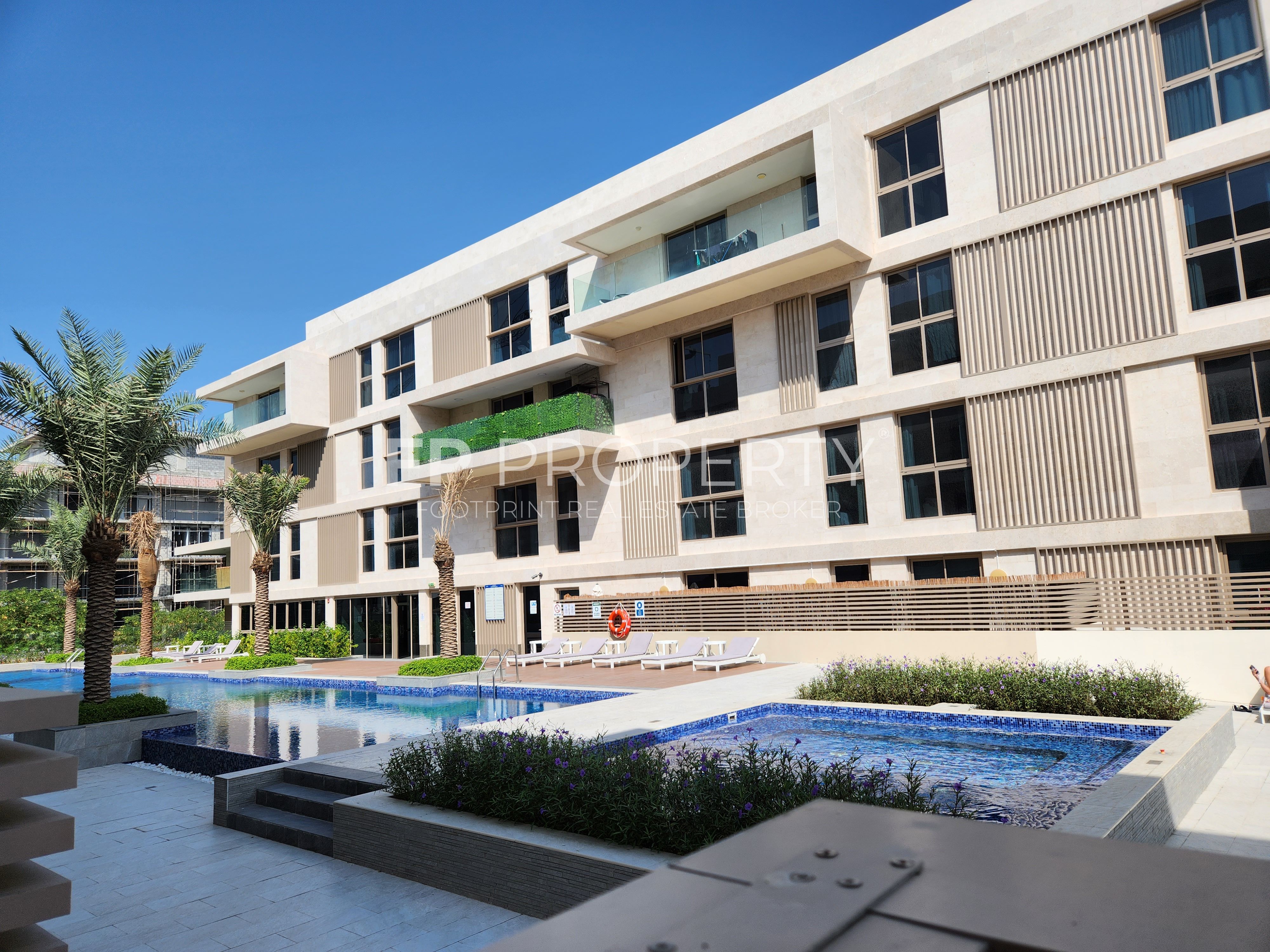 Spacious 1BHK - Chiller Free - Community View
