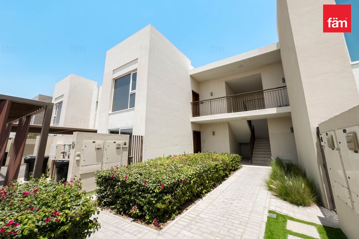 Great Layout | Stunning View | Single Row