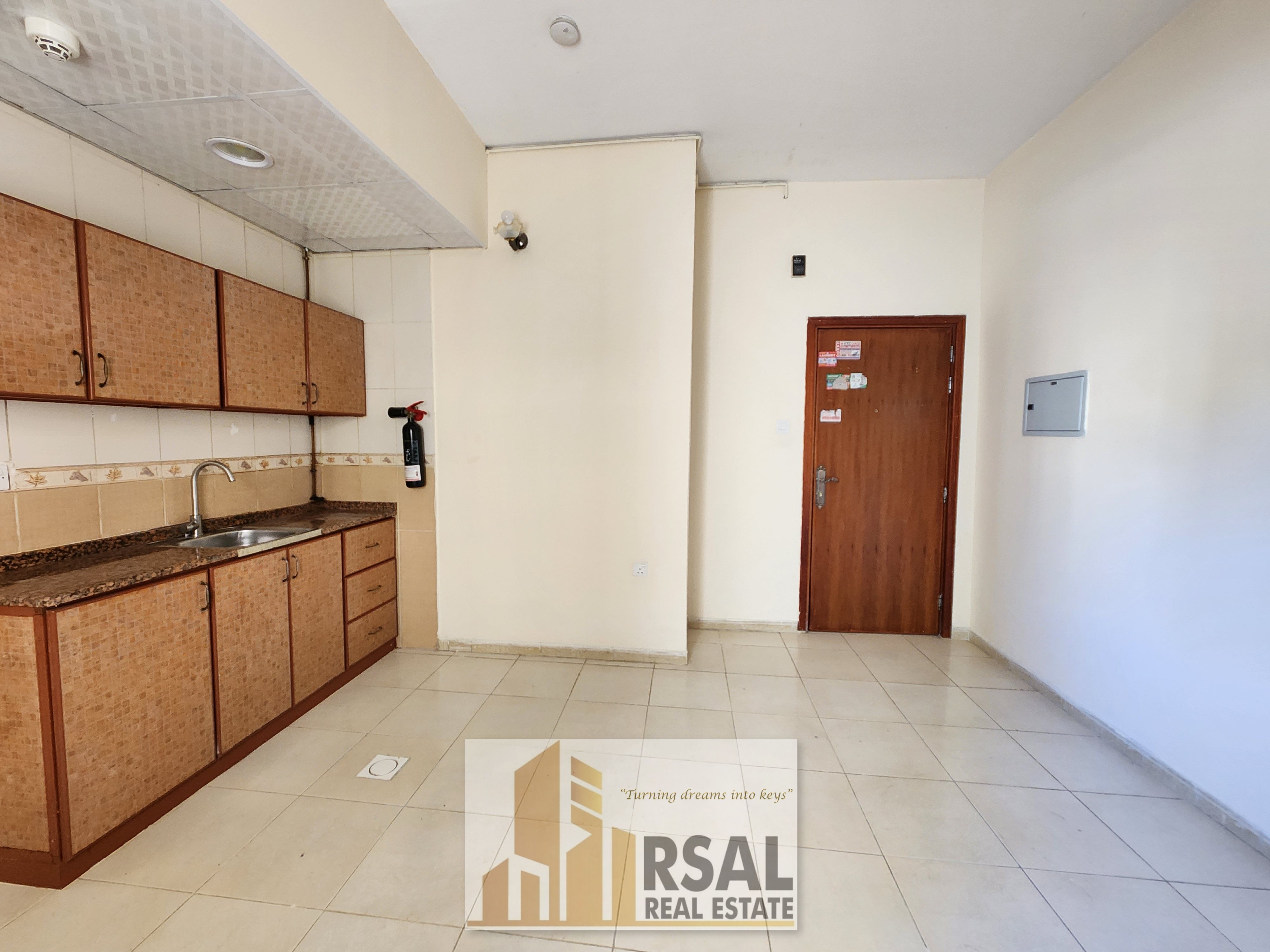 FAMILY STUDIO OFFER READY TO MOVE JUST 20K RENT
