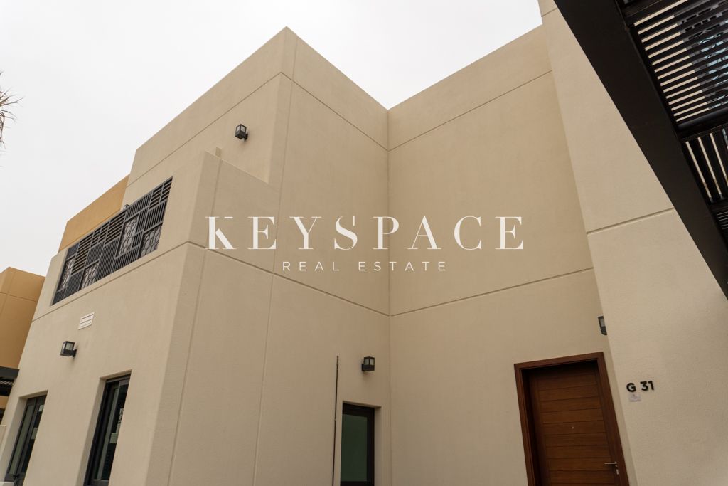 Hot Deal | Elevated Green Townhouse | Sophisticated Design with Eco-Conscious Features | Resale