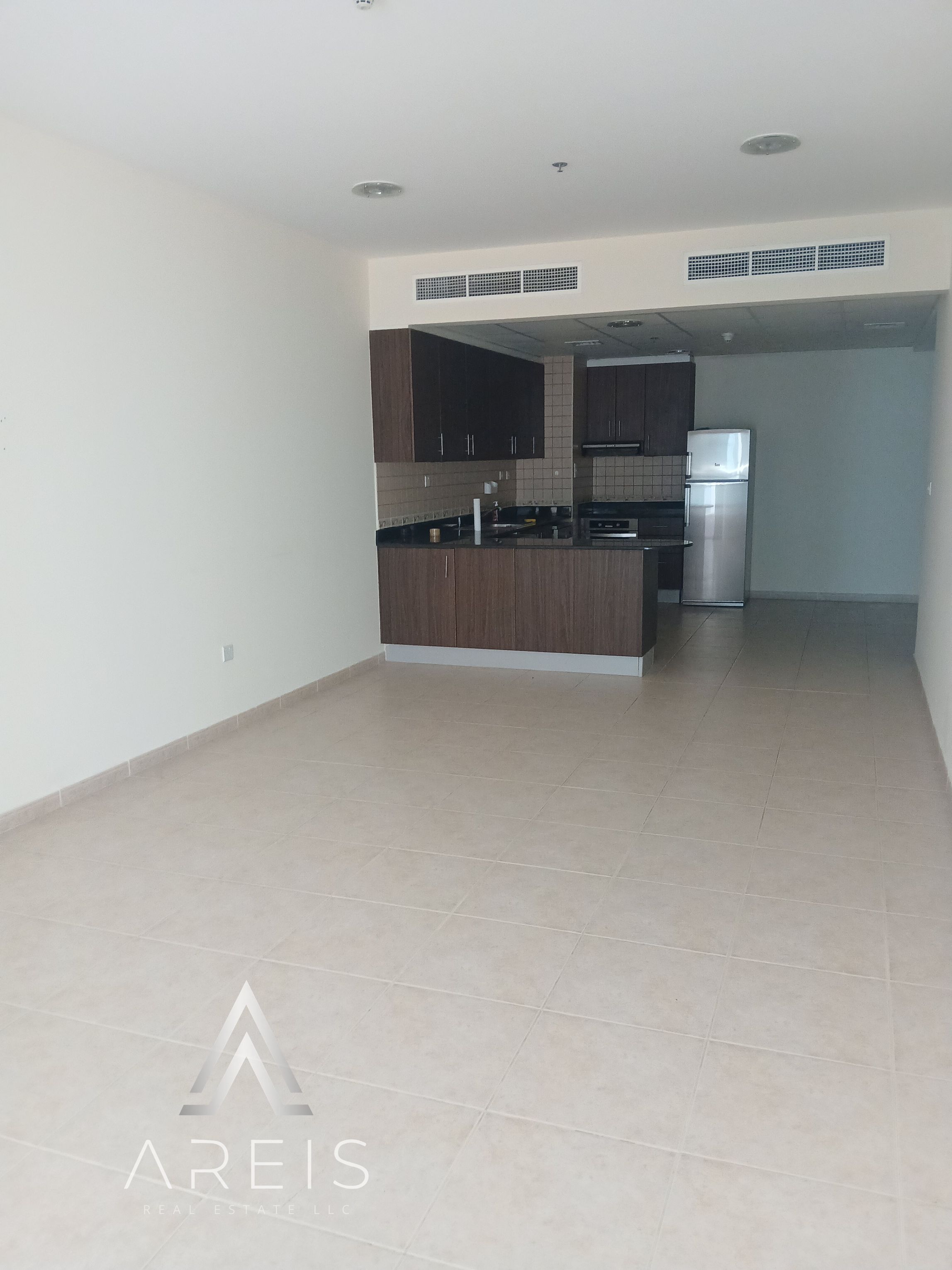 Spacious 1BHK with Balcony and Sea View