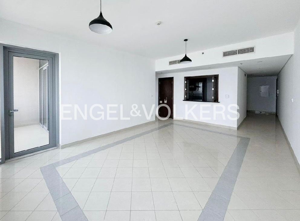 Unfurnished l Golf View l Vacant