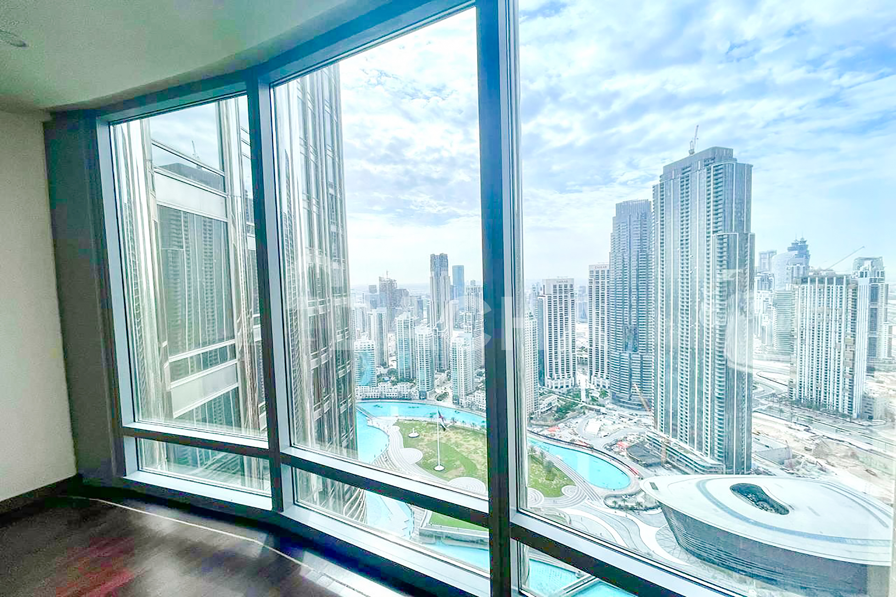 Full Fountain Views | Vacant | Unfurnished