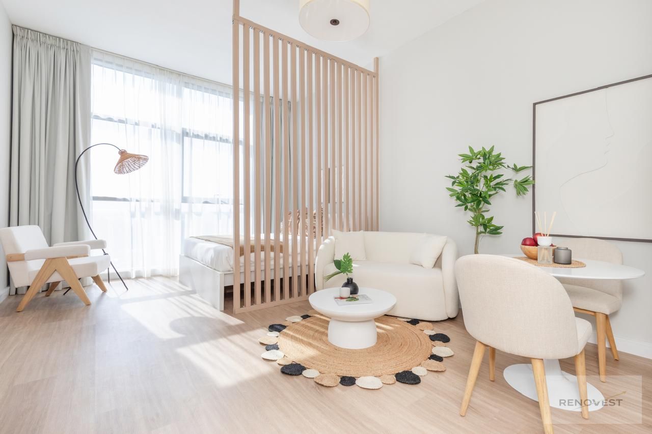 UPGRADED FULLY FURNISHED | PARK ACCESS AND VIEW | LOW RISE BIULDING