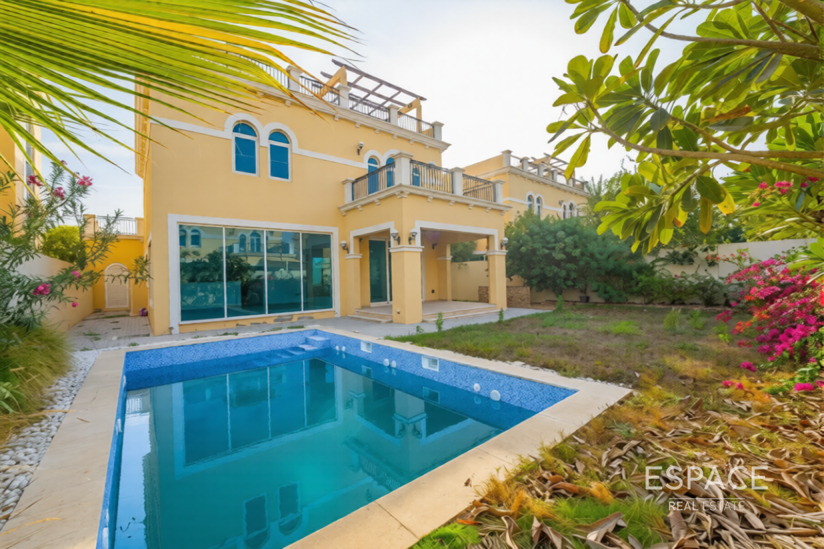 Private Pool - Away from Cables - VacanT