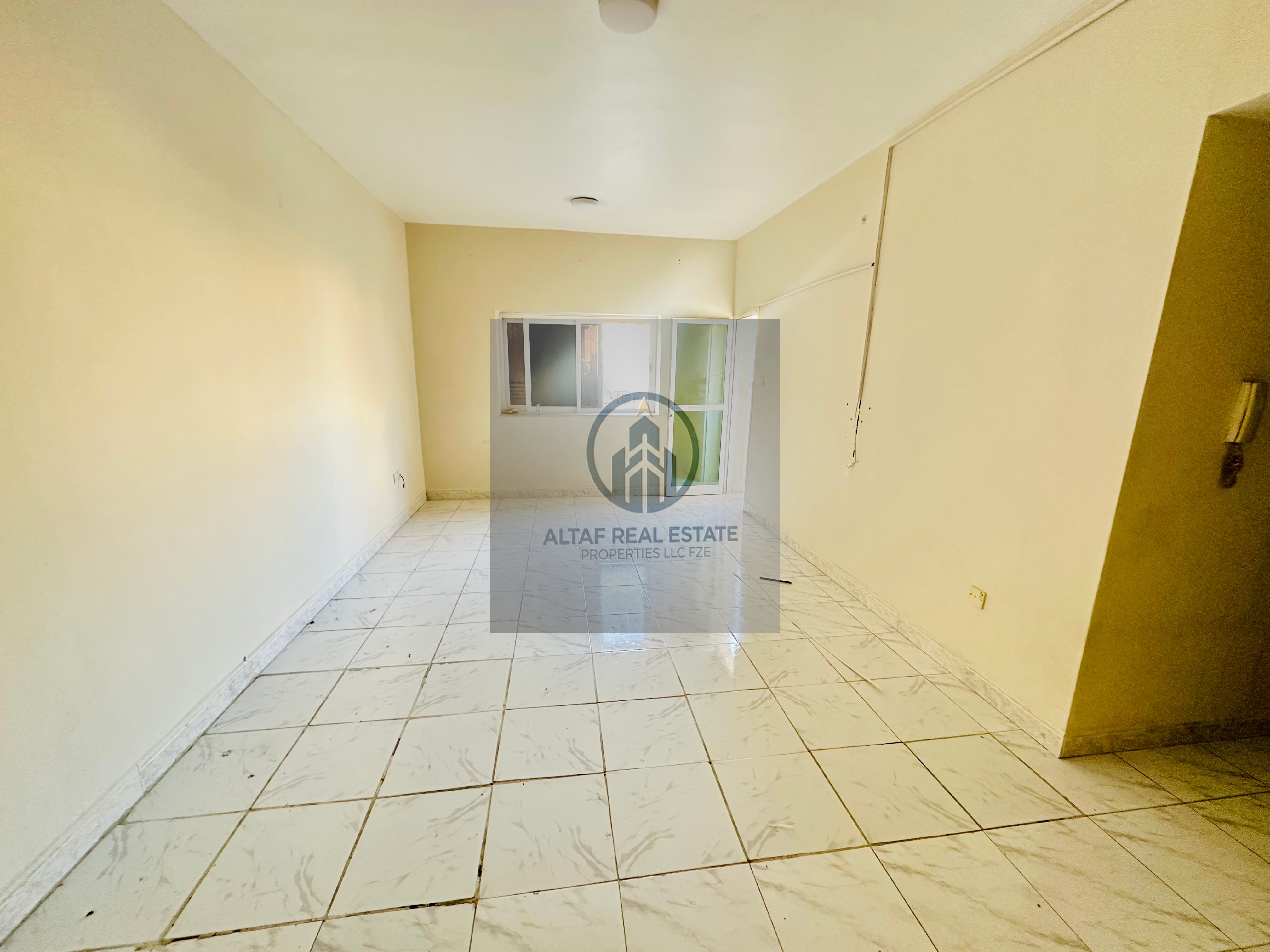 Ready To Move 1 BhK Near Mubarak center With Balcony in 30K