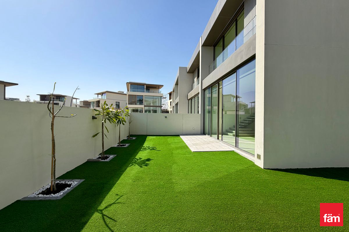 Corner |Ready To Live |Flexible Cheque | G+1